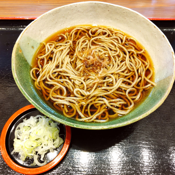 「かけそば（￥660）※」@蕎麦屋みのり 秋宮前の写真