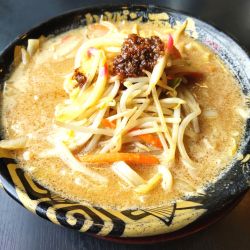 野菜たっぷりたれ味噌らーめん（￥860）※