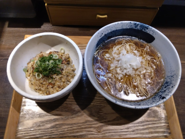 「秋刀魚そばと秋刀魚チャーハン」@鴨出汁中華蕎麦 麺屋yoshikiの写真