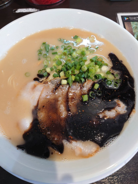 「ラーメン（黒）半替玉」@博多らーめん ひまわりの写真