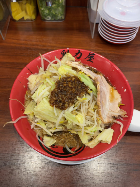 「にんにく背脂醤油らーめん（1078円）」@ラーメン魁力屋 岸里店の写真