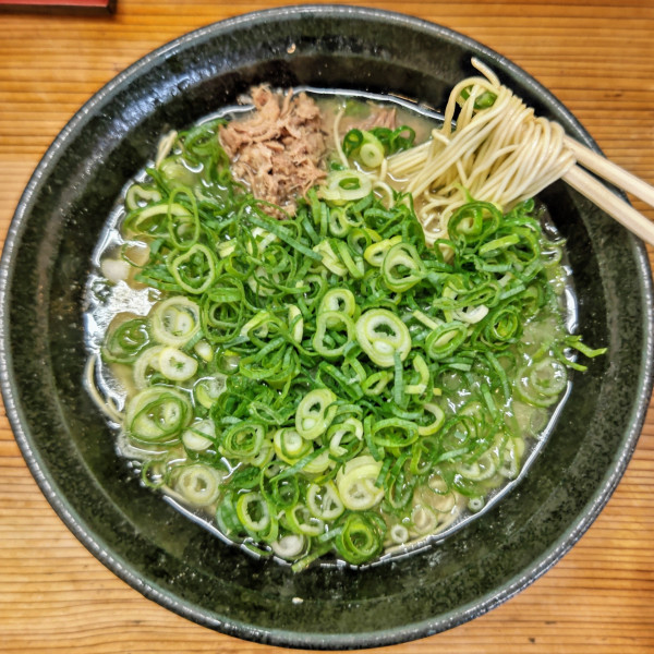 「ラーメン（700円）」@五号線沿いの元祖長浜ラーメンの写真