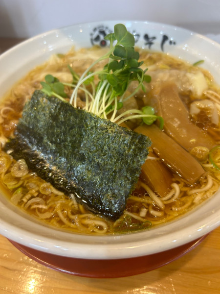 「支那そばワンタン醤油」@支那そば やそじの写真