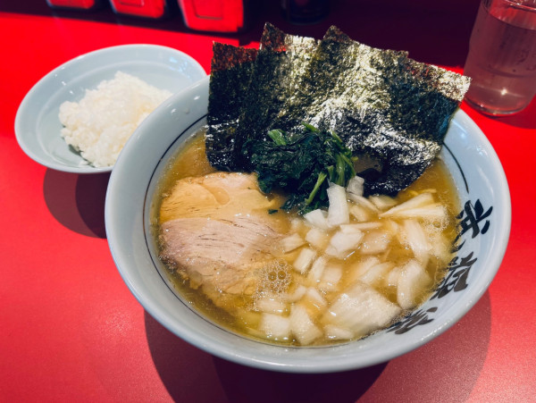 「らーめん（濃いめ・多め￥850）他」@家系らーめん 武将家 浅草店の写真