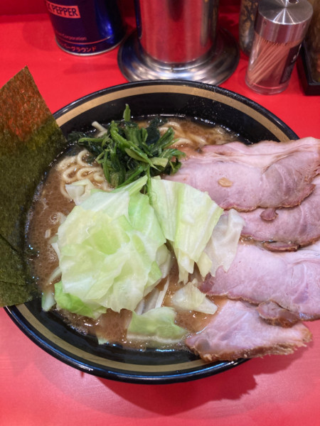 「燻製チャーシューラーメン、キャベツ」@横濱家系ラーメン 川島家の写真
