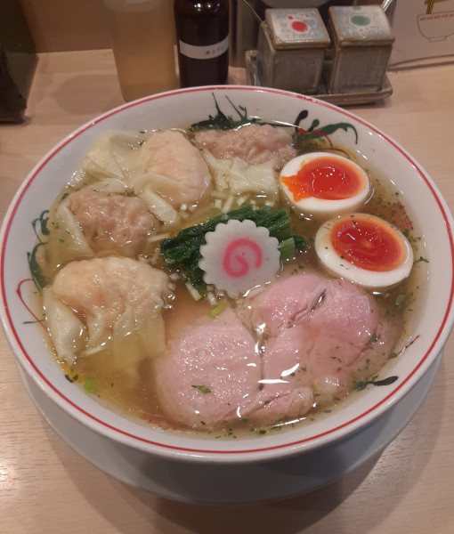 「特製山椒ワンタン麺（肉2個、海老2個、味玉）」@つけめん金龍の写真