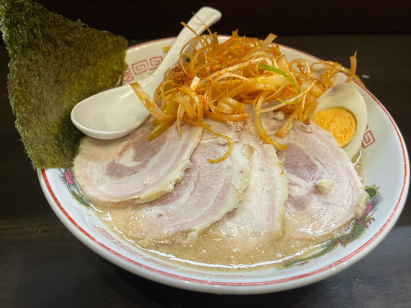 「ねぎとんこつチャーシュー(醤油)+大盛」@岡ちゃんラーメンの写真