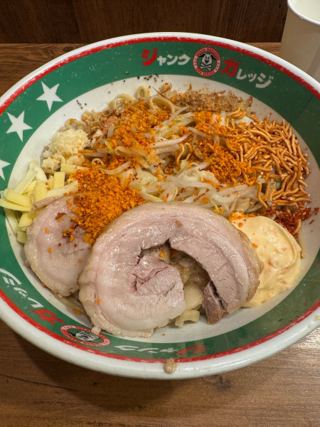 「まぜそば」@ジャンクガレッジ 大宮2号店の写真