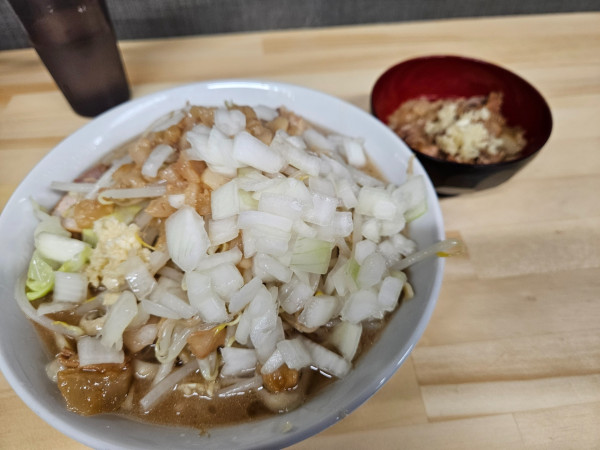 「大ラーメン+ブタカスアブラ+玉ネギ」@ラーメン澄火の写真