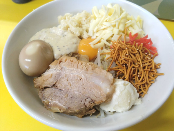 「味玉まぜそば」@ラーメンヒカリ 宇都宮店の写真