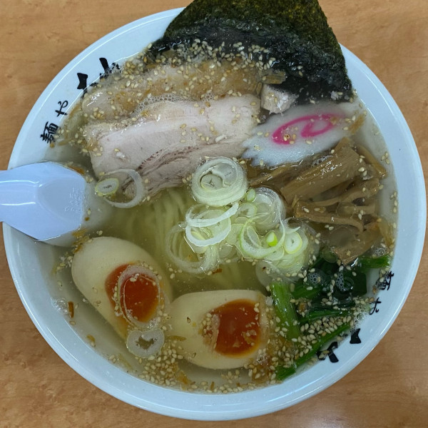 「塩らーめん（半麺）¥750 味玉 ¥130」@青竹手打ちラーメン 麺や大山の写真