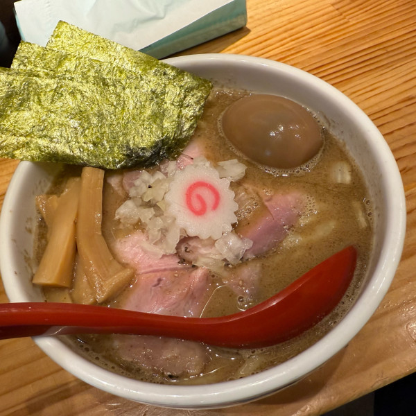 「特製煮干中華そば」@煮干中華そば 無双の写真