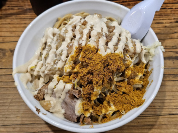 「ラーメン汁なし変更ニンニクアブラガリマヨカレー　1000円」@夢を語れ青森の写真