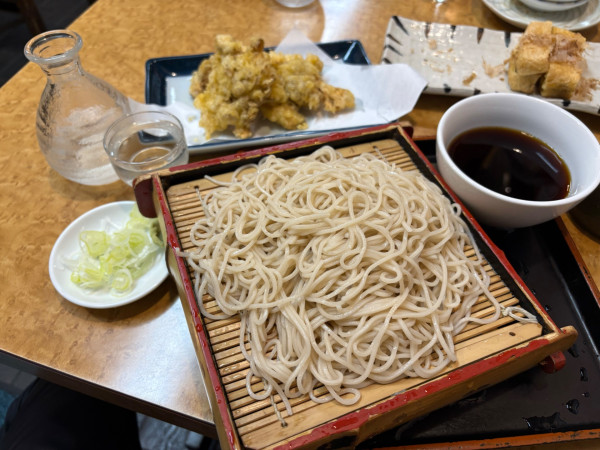 「舞茸天せいろ950円+冷酒二杯 他」@おそば 長寿庵 柳ばし支店の写真