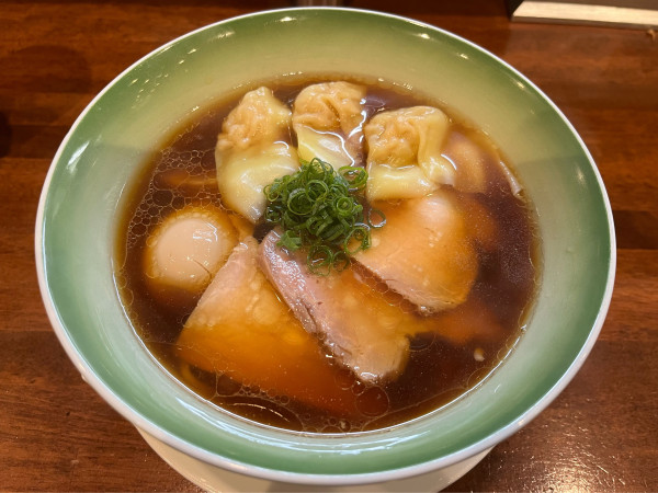 「特醤油らぁ麺」@麺や維新の写真