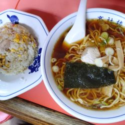 ラーメン、半チャーハン