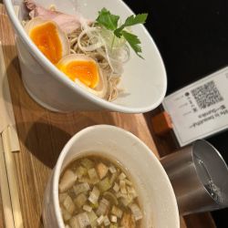 旨味醤油つけ麺　ゆず風味　大盛り　煮卵　割スープ