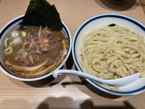 「濃厚魚介特製つけめん(大盛り)」@中華そば つけめん 玉 新宿店の写真