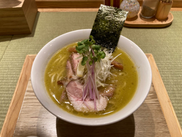 「濃厚牡蠣らぁ麺」@らぁ麺 牡蠣と貝の写真