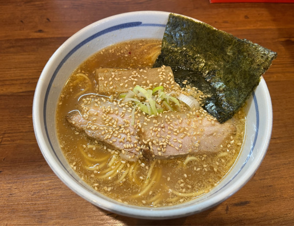 「醤油らーめん　930円」@らーめん ふくのや 与野店の写真