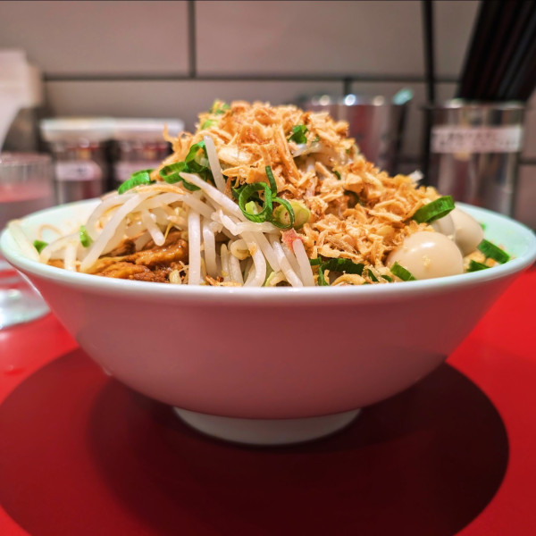 「濃厚・フライドエシャロット＆うずら増し」@豚らーめん ミドリカワの写真