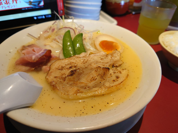 「鶏白湯そば979円」@丸源ラーメン 宇都宮簗瀬店の写真