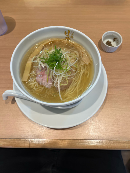 「塩らぁ麺」@らぁ麺 はやし田 町田店の写真