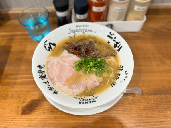 「海老豚骨ラーメン(かため)800円」@無冠 阿佐ヶ谷の写真