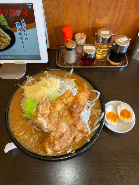 「ガッツリ系味噌ラーメン半熟煮たまごにんにく多め¥1,220円」@熟成味噌ラーメン専門店 ミソウソツカナイの写真