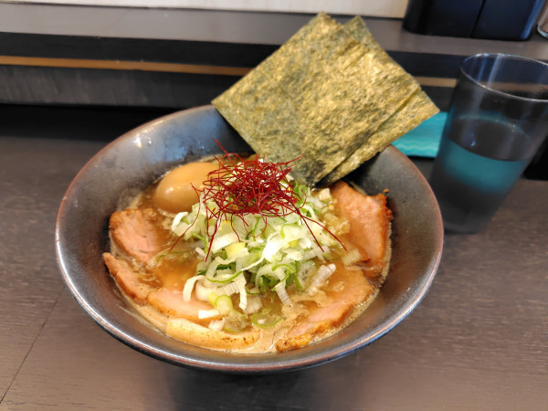 「味玉焼きあごらーめん醤油¥1050」@麺屋なにがしの写真