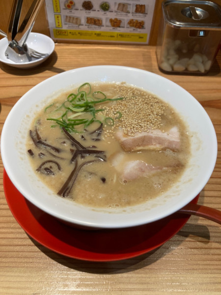 「白豚骨ラーメン（７９０円）」@センタープラザ拉麺の写真