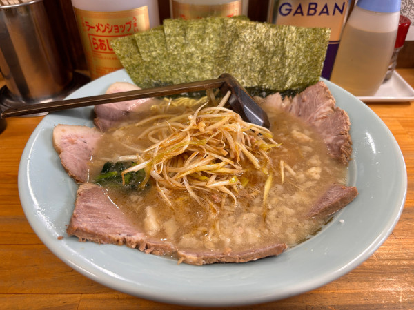 「ネギチャーシューメン　海苔増し」@ラーメンショップ 椿 松伏店の写真