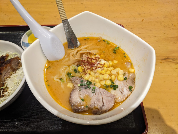 「ミルクみそラーメン　1150円」@牛乳屋食堂の写真