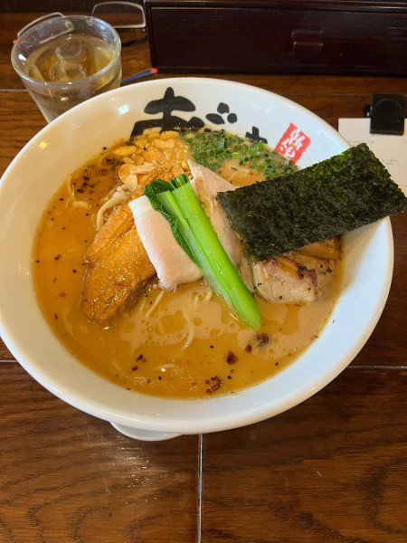 「特製醤油とんこつらーめん」@麺屋 あごすけの写真