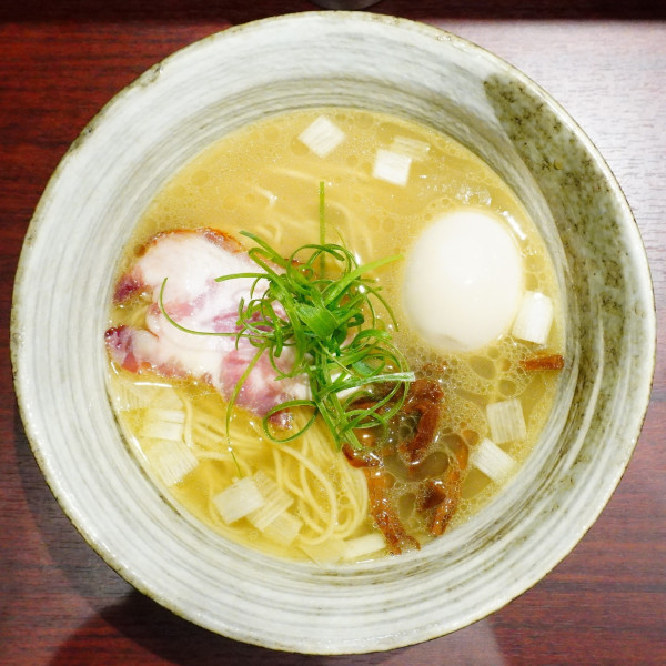 「らぁ麺 塩＋味玉」@らぁ麺 花筏の写真