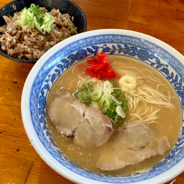 「長浜ラーメン（普通）＋チャーシュー丼【小】」@長浜ラーメン天神 取手店の写真