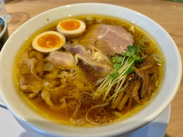 「中華そば親鶏飯セット　味玉」@手打 親鶏中華そば綾川 大成店の写真