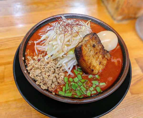 「しびれ辛みそ誤爆」@ラーメン・つけ麺 爆王の写真