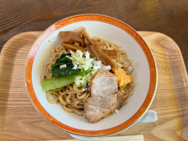「油そば 並 800円」@ラーメンバル亀の写真
