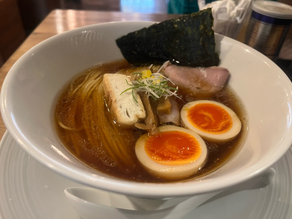 「津軽煮干し中華蕎麦」@酒肴場 屯の写真