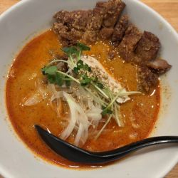 カレー排骨担々麺　250円