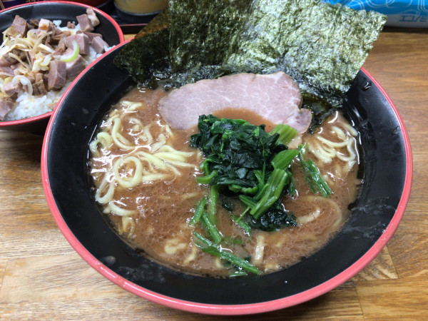 「ラーメン(こいめ、おおめ)+トッピングC 950円」@麺家 紫極の写真