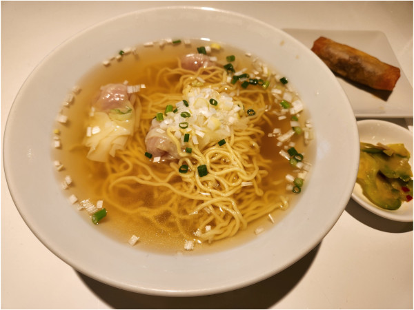 「ランチ　ワンタン麺」@SO TIREDの写真