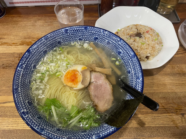 「塩ラーメン＋半チャーハン」@甲州屋の写真