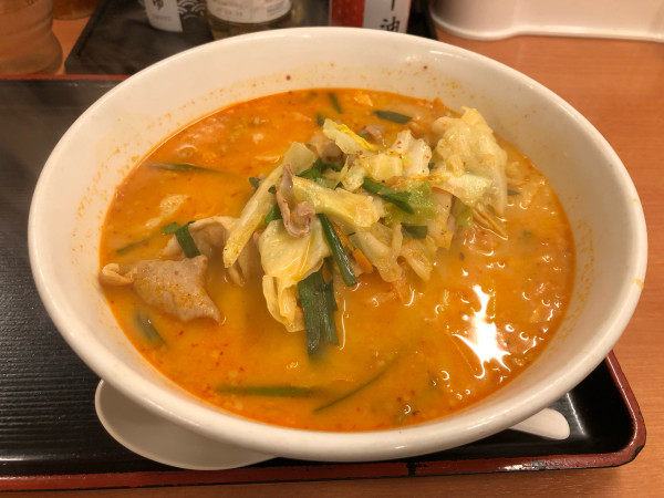 「モツ野菜ラーメン」@日高屋 北千住西口駅前店の写真