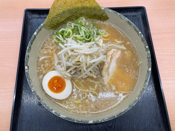 「にんたま醤油」@にんたまラーメン ゆにろーず 取手店の写真
