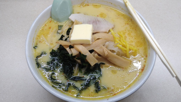 「味噌カレー牛乳ラーメンバターつき」@味の札幌 大西の写真