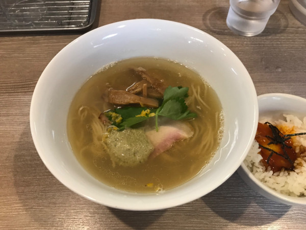 「三位一体（煮干しX鶏X牡蠣）1000円＋漬け卵黄丼 100円」@中華そば 和渦 TOKYOの写真