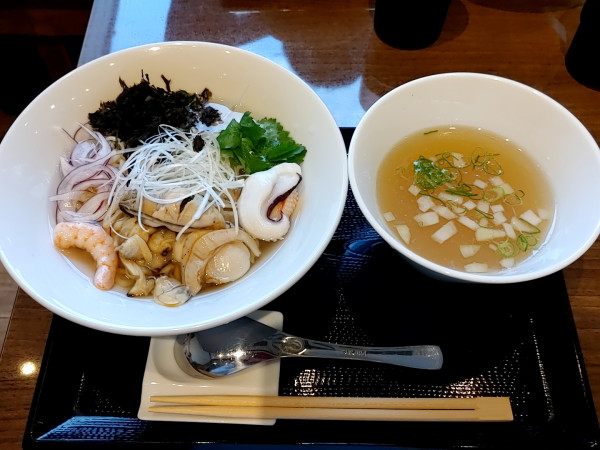 「しじみ出汁昆布水に浸った魚介つけ麺（1,100円）」@Fishmenの写真