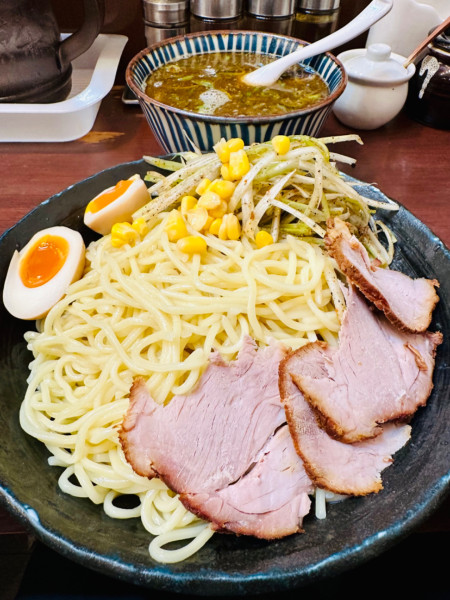 「つけ麺らいおんチャーシュー【1410円】」@らいおん 府中本店の写真